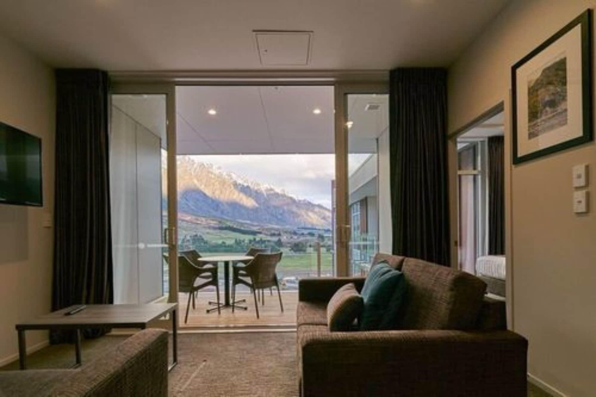 Ramada Suites By Wyndham Queenstown Remarkables Park Zewnętrze zdjęcie