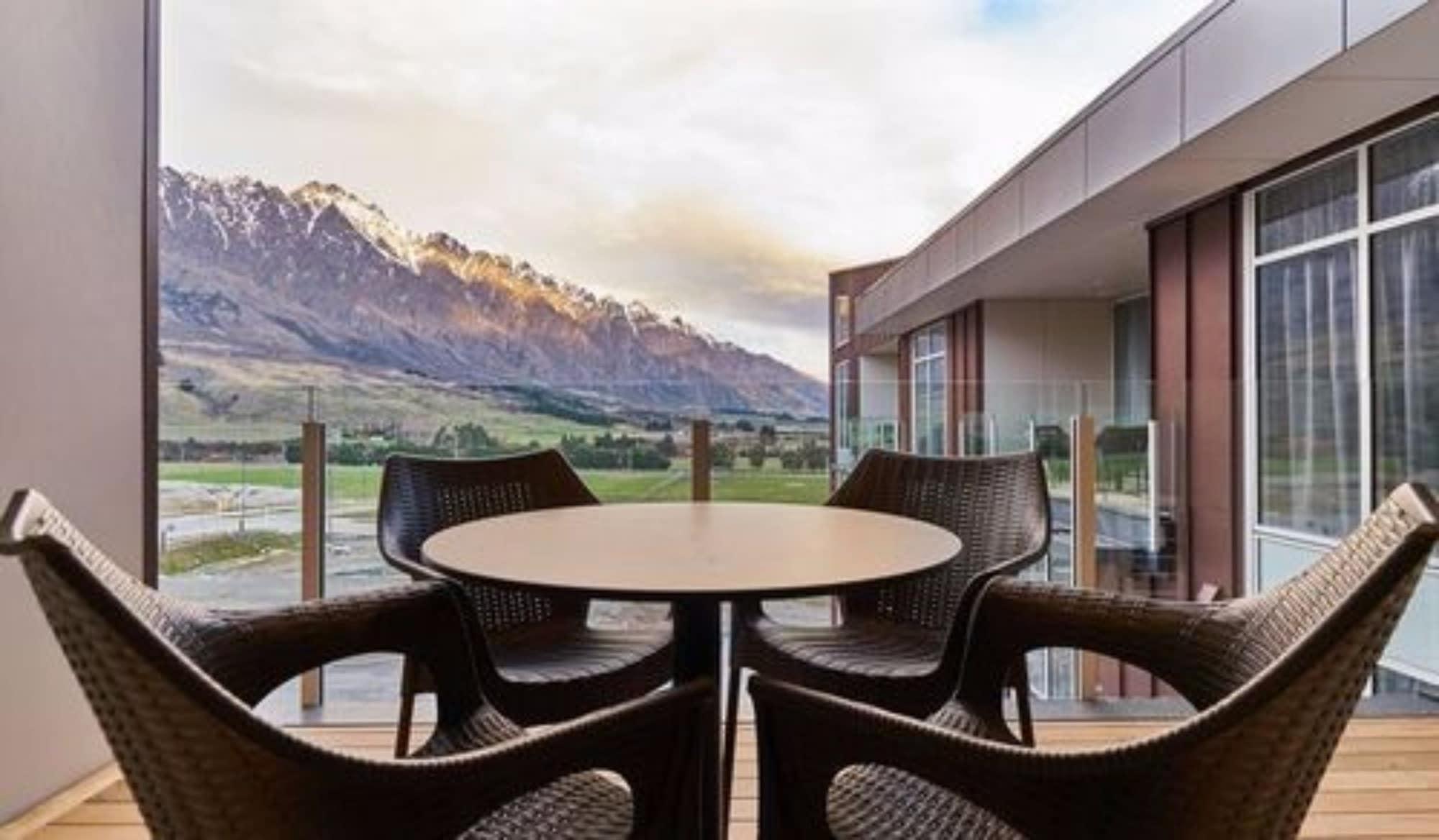 Ramada Suites By Wyndham Queenstown Remarkables Park Zewnętrze zdjęcie