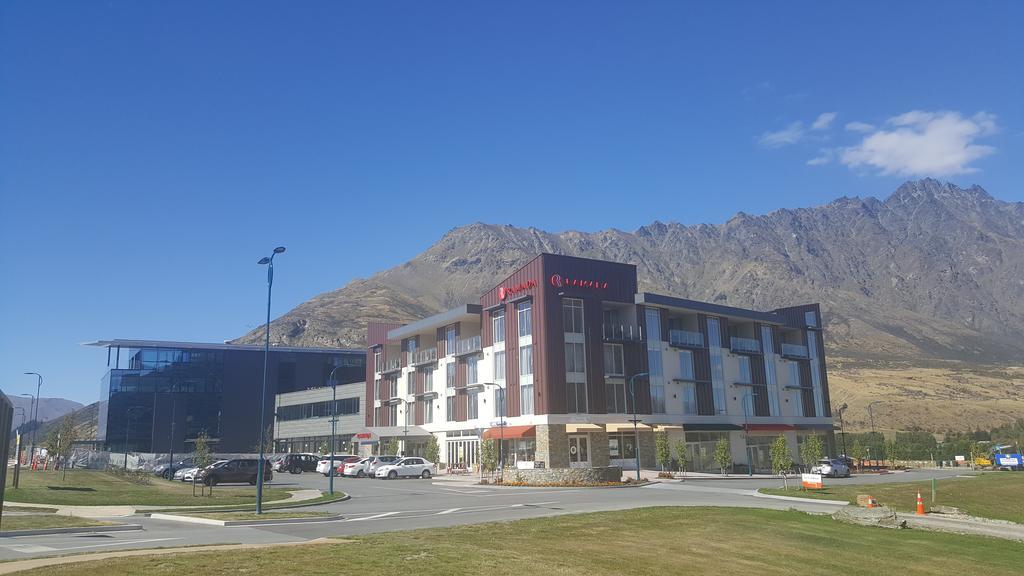 Ramada Suites By Wyndham Queenstown Remarkables Park Zewnętrze zdjęcie