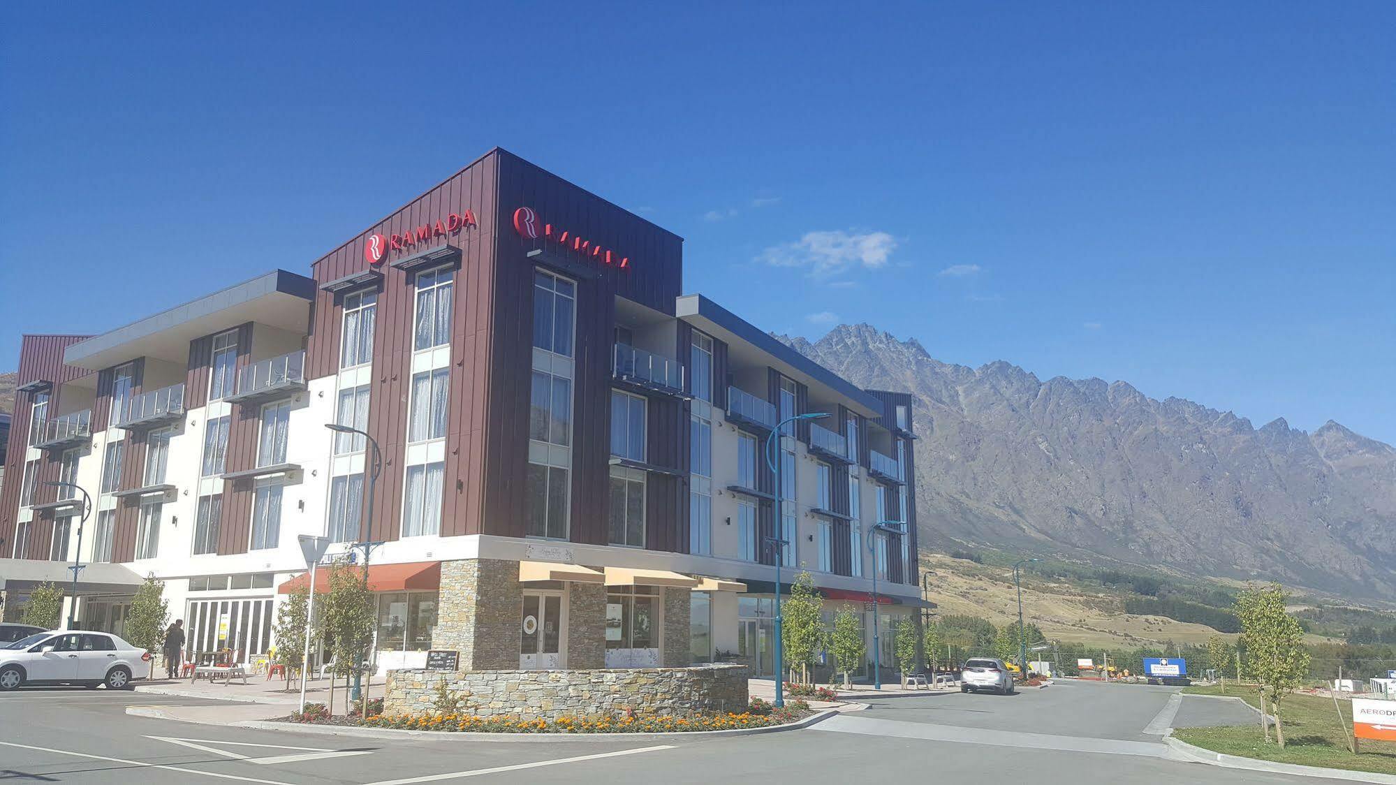 Ramada Suites By Wyndham Queenstown Remarkables Park Zewnętrze zdjęcie